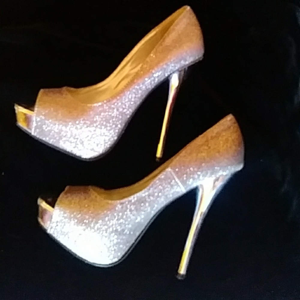 Speed Limit 98 open toed stilleto heels-sz 6 1/2
